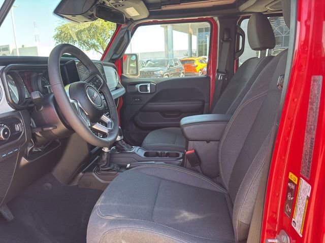 Used 2025 Jeep Wrangler Unlimited Sahara w/ Safety Group image 10