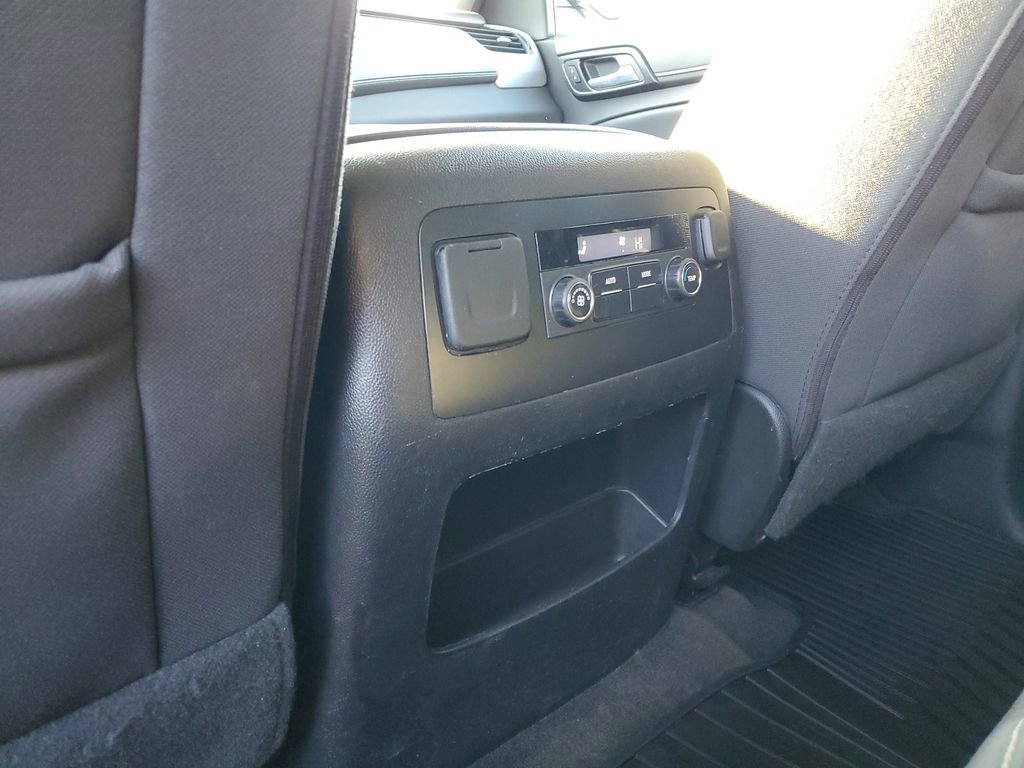 Used 2018 GMC Yukon SLE image 28