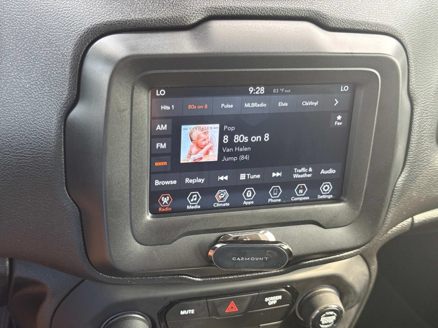 Used 2019 Jeep Renegade Latitude FWD image 32