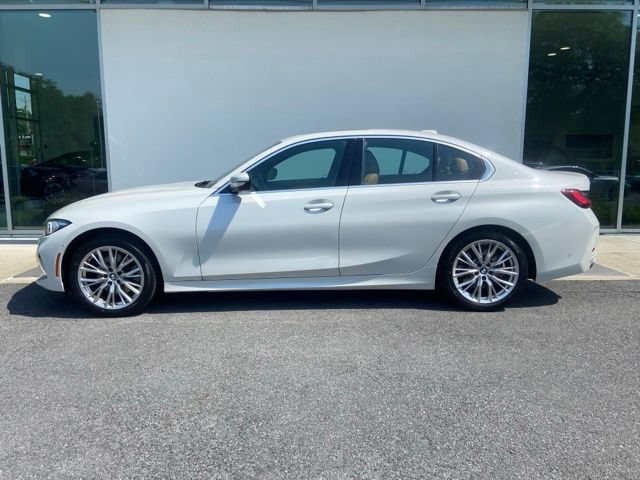 Used 2024 BMW 330i xDrive Sedan w/ Premium Package AWD/4WD image 2