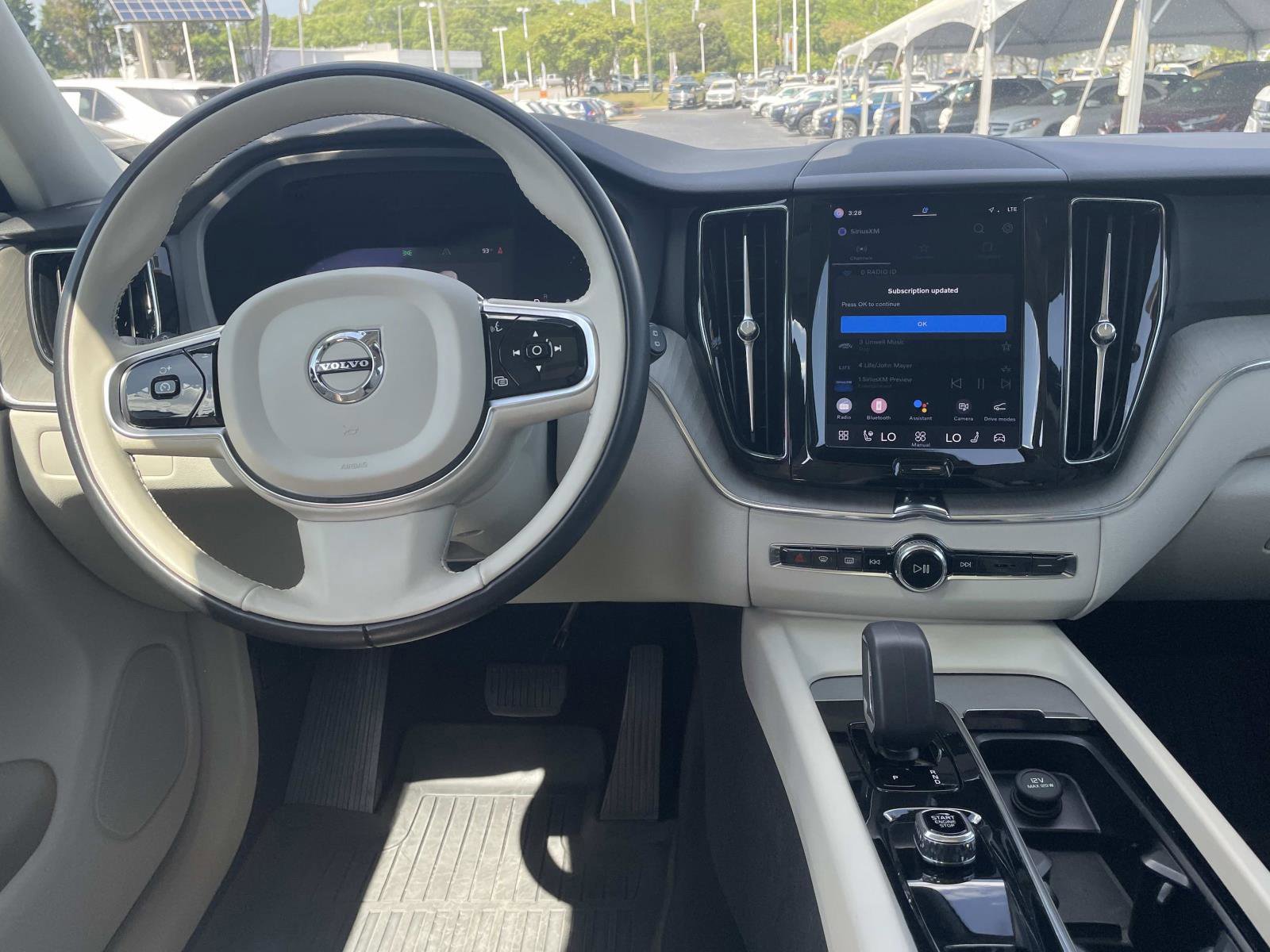 Used 2023 Volvo XC60 B5 Plus w/ Climate Package AWD/4WD image 15