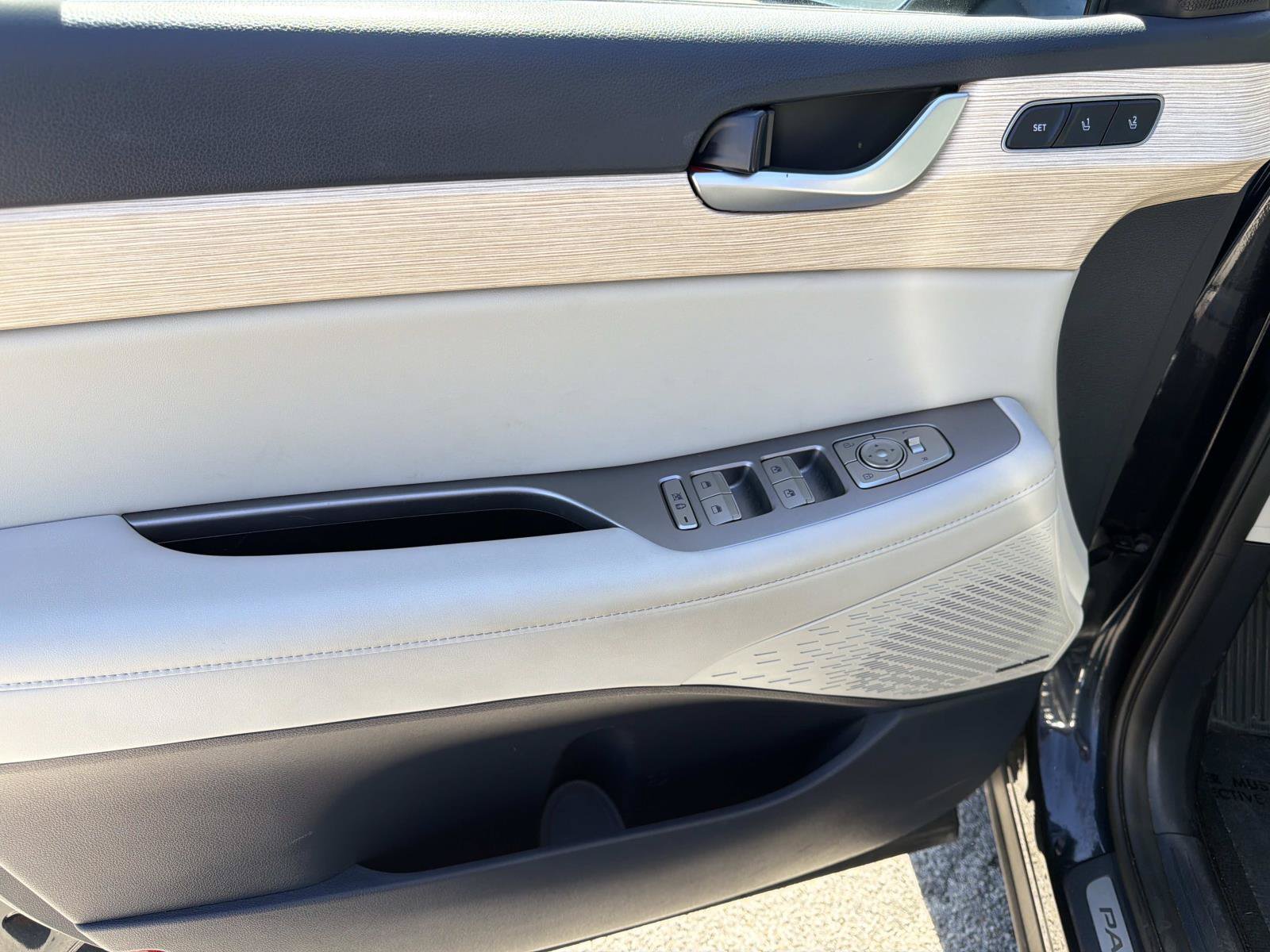Used 2024 Hyundai Palisade Limited FWD image 18