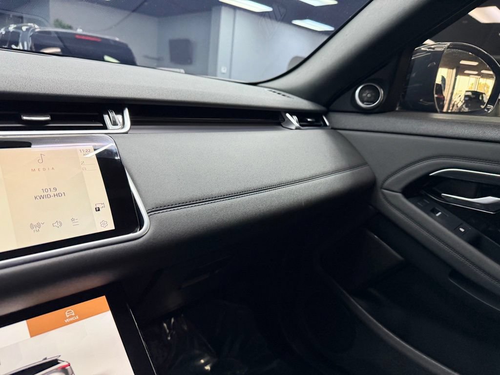 Used 2021 Land Rover Range Rover Evoque SE AWD/4WD image 27