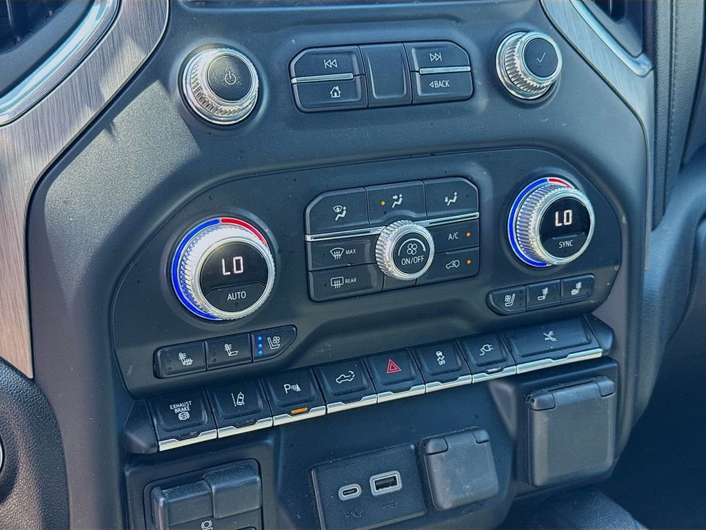 Used 2022 GMC Sierra 3500 Denali w/ Denali Ultimate Package image 19