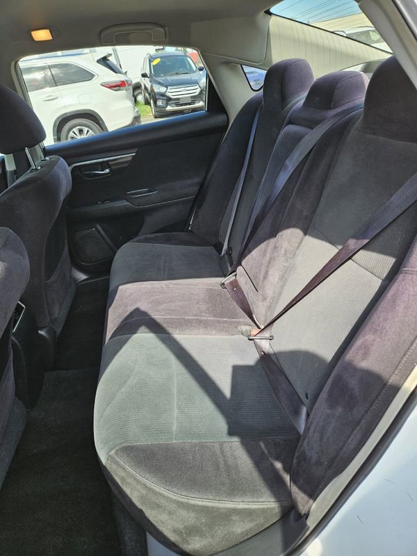 Used 2013 Nissan Altima 2.5 SV FWD image 15