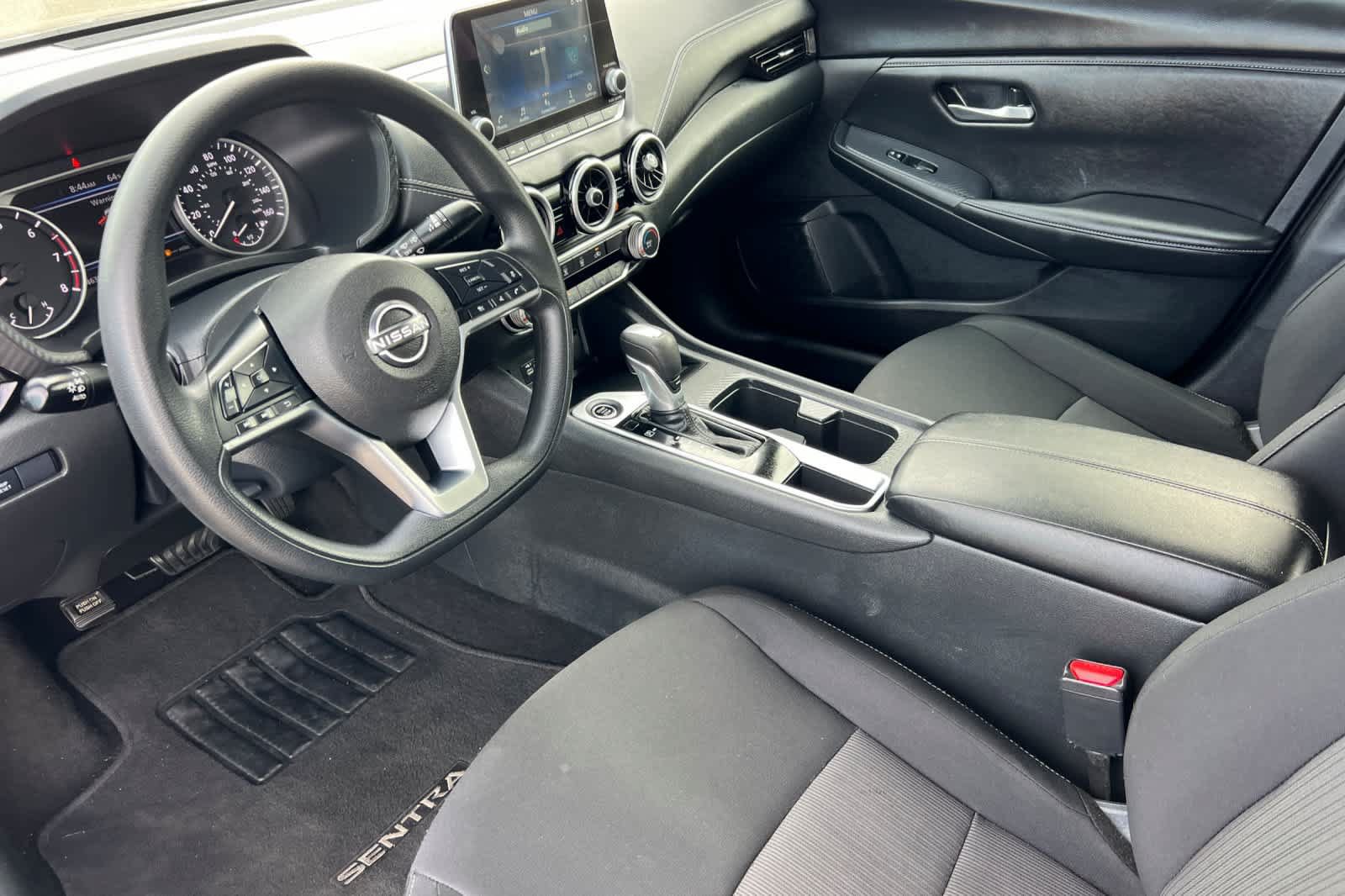 Used 2025 Nissan Sentra SV FWD image 9