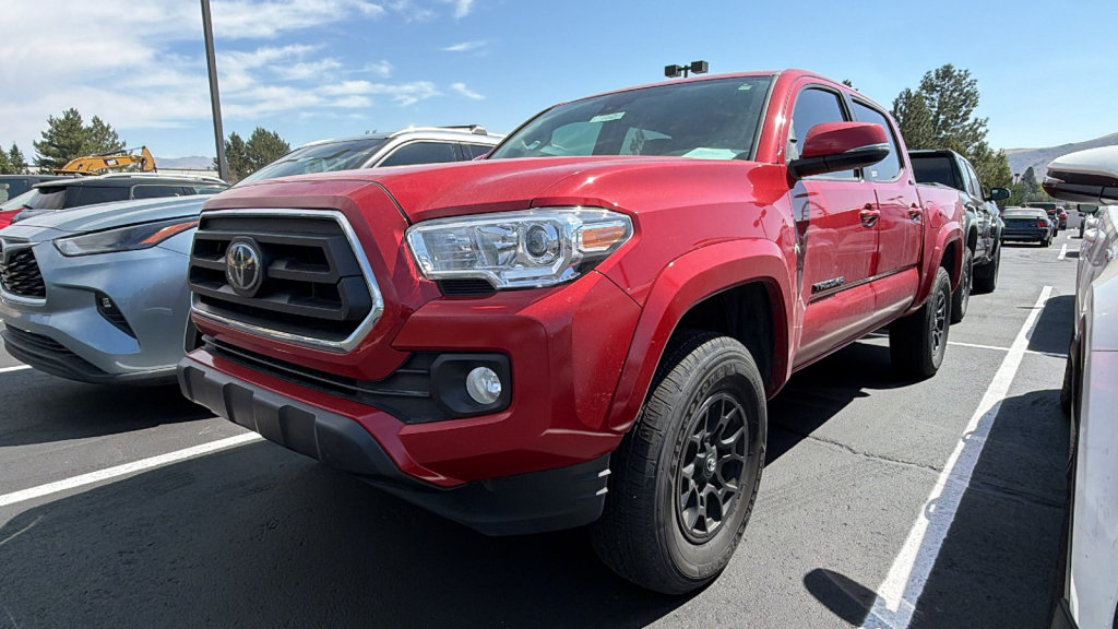 Used 2022 Toyota Tacoma SR5 AWD/4WD image 4