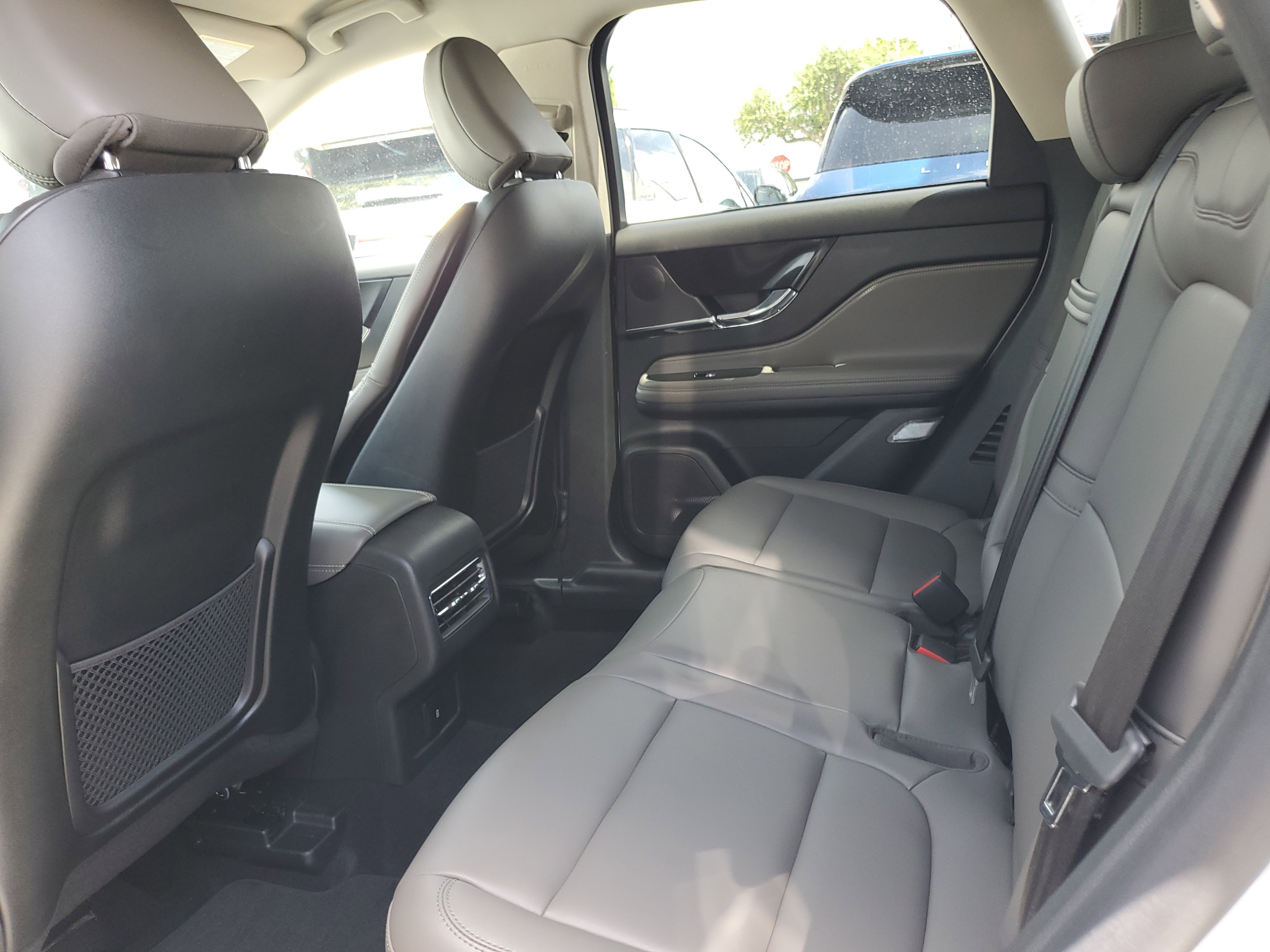 Certified 2025 Lincoln Corsair FWD image 9