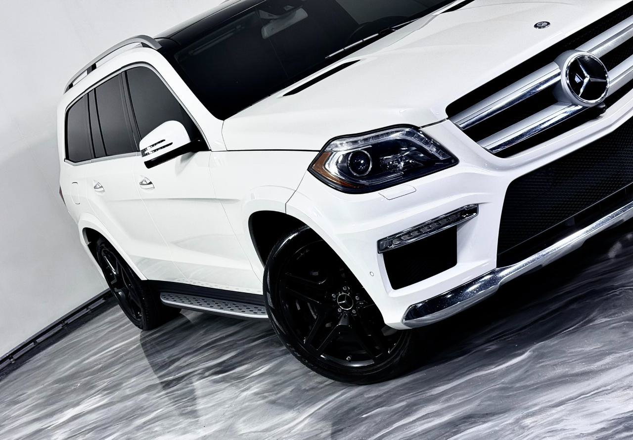 Used 2015 Mercedes-Benz GL 550 4MATIC w/ Driver Assistance Package image 4