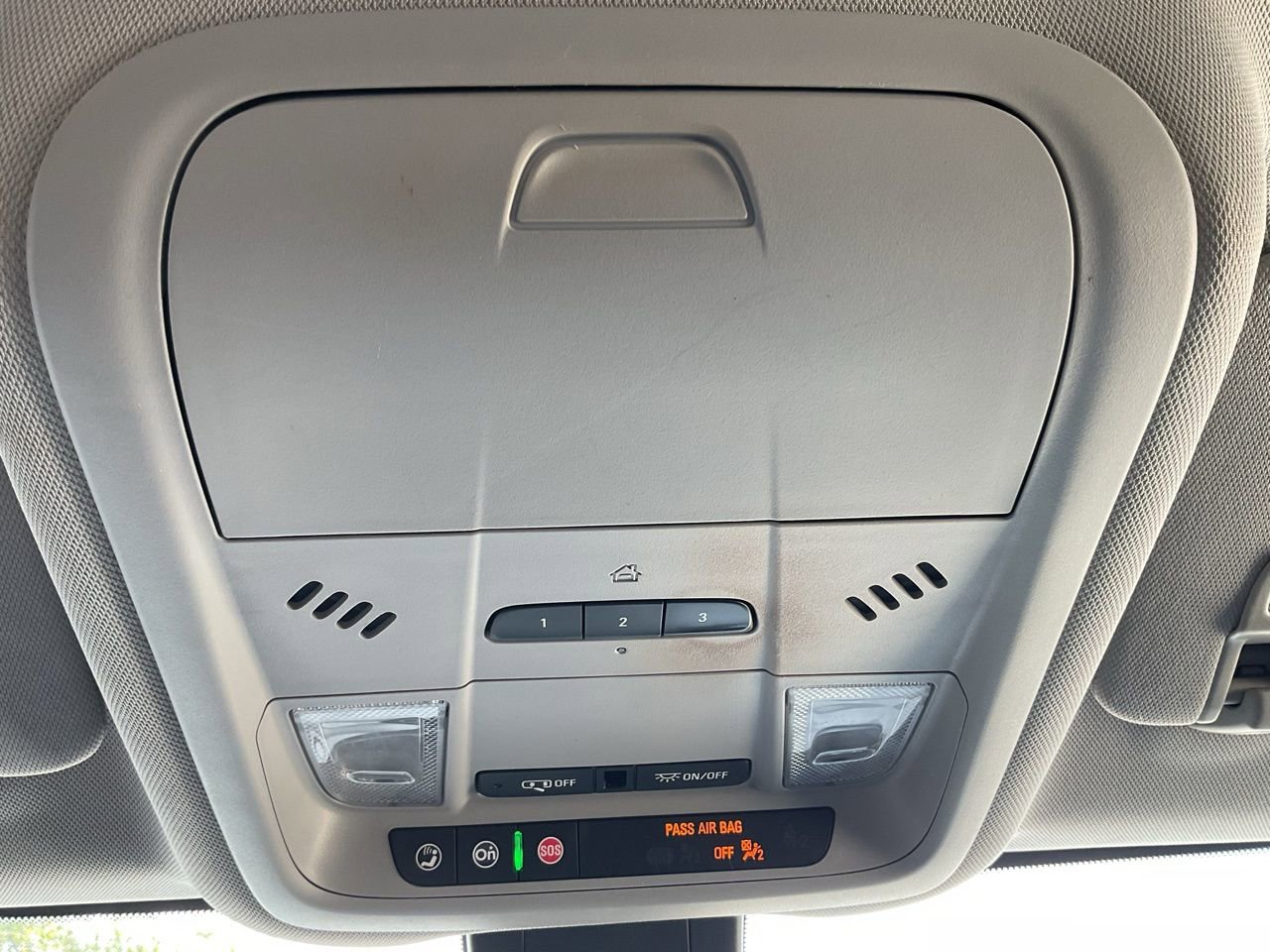 Used 2020 Chevrolet Equinox LT w/ Sport Edition image 27