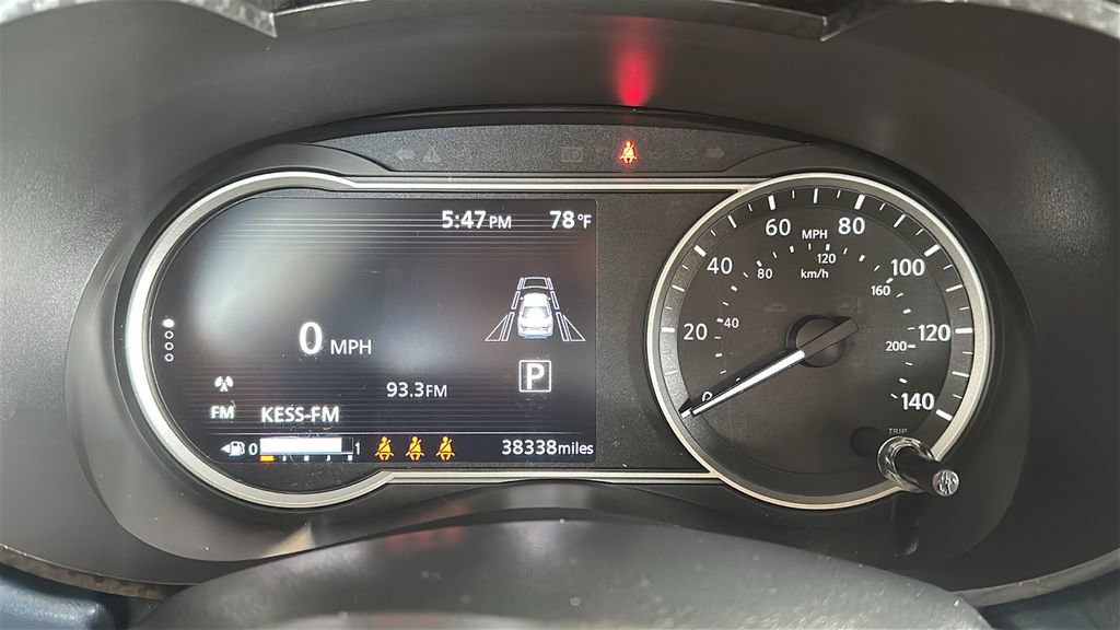 Used 2025 Nissan Versa SV FWD image 2