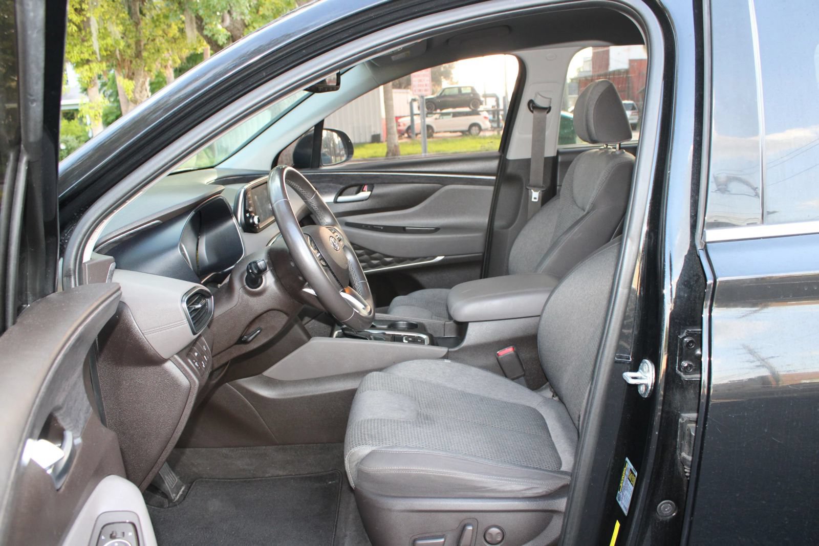 Used 2019 Hyundai Santa Fe SEL FWD image 7