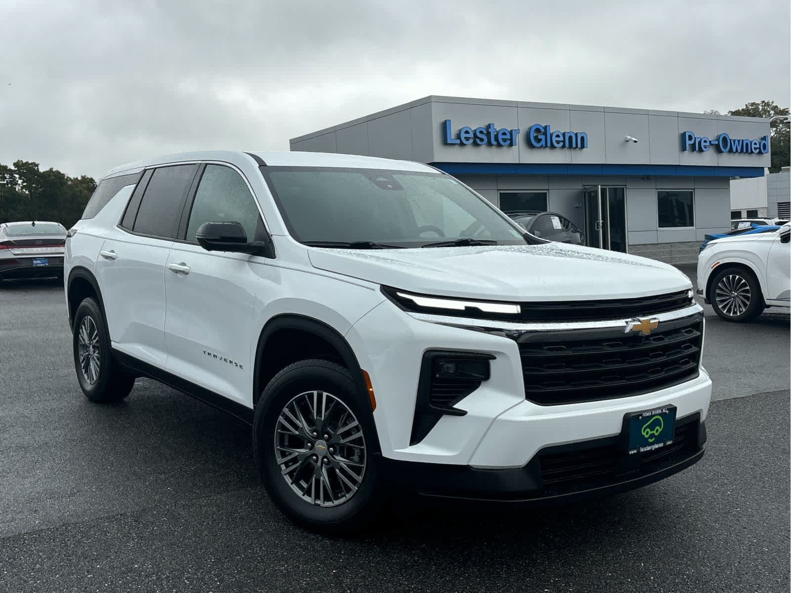 Certified 2024 Chevrolet Traverse LS FWD image 2