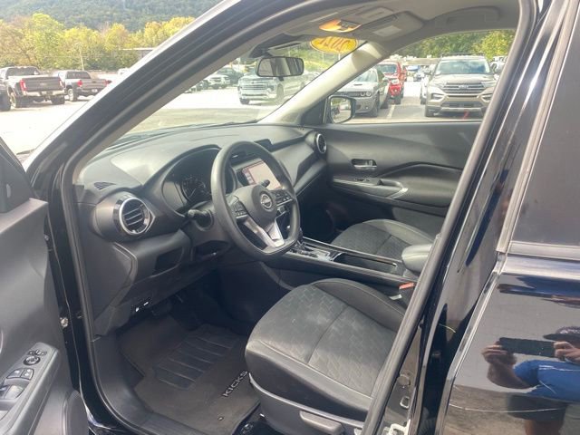 Used 2024 Nissan Kicks SV image 10
