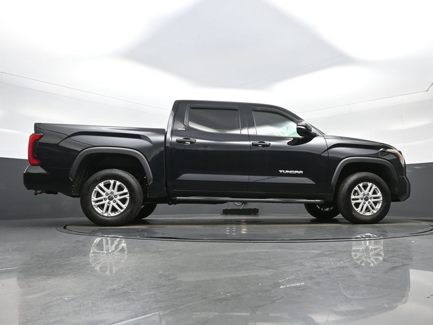 Used 2023 Toyota Tundra SR5 w/ SR5 Convenience Package AWD/4WD image 31