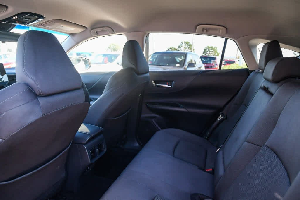 Used 2021 Toyota Venza LE AWD/4WD image 18