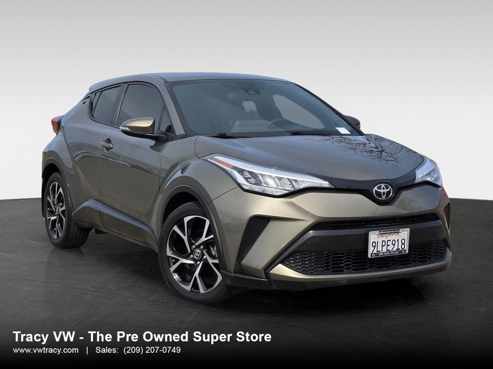 Used 2021 Toyota C-HR XLE image 1