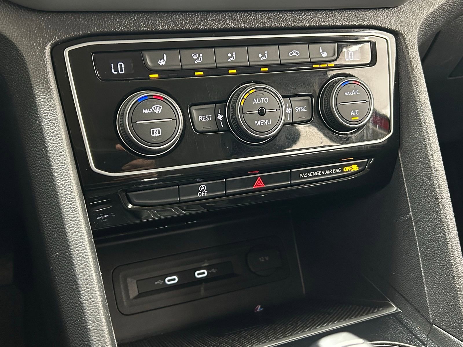 Used 2023 Volkswagen Atlas SE image 18