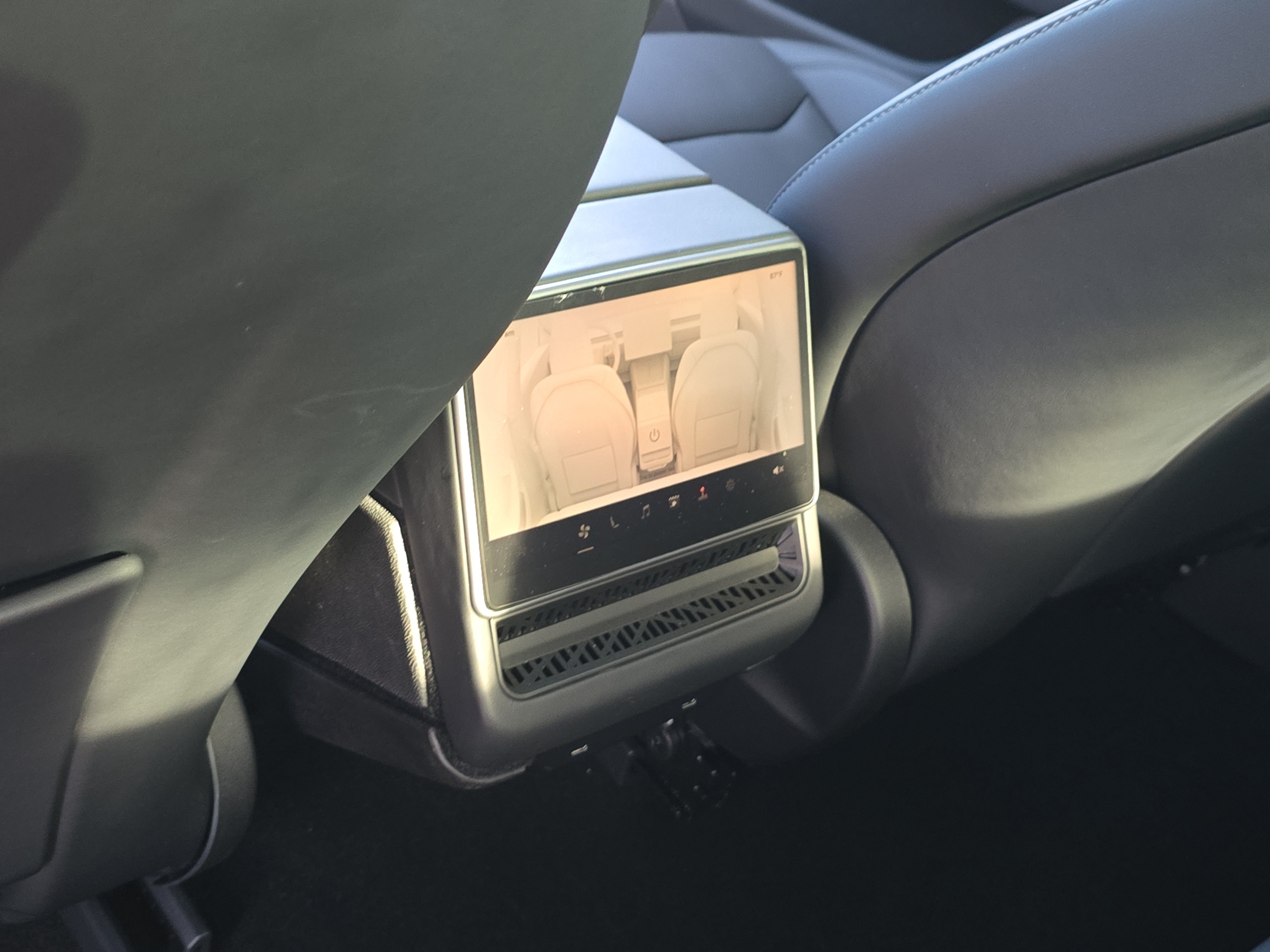 Used 2025 Tesla Model 3 Long Range AWD/4WD image 18