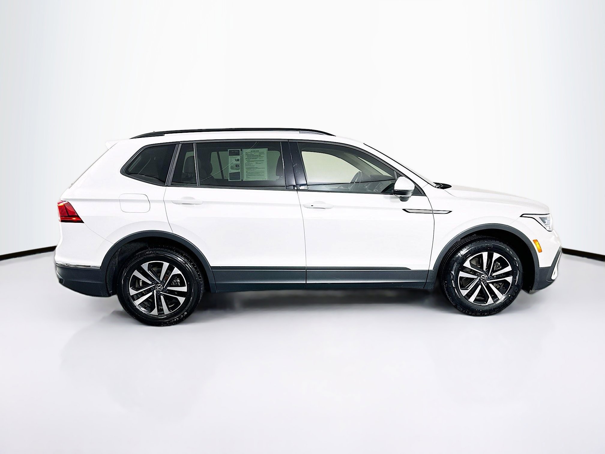 Used 2024 Volkswagen Tiguan S image 10