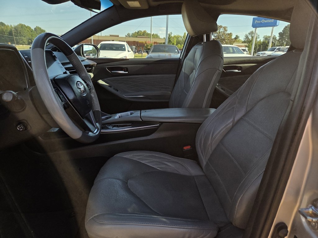 Used 2019 Toyota Avalon Limited w/ Advanced Safety Package FWD image 15
