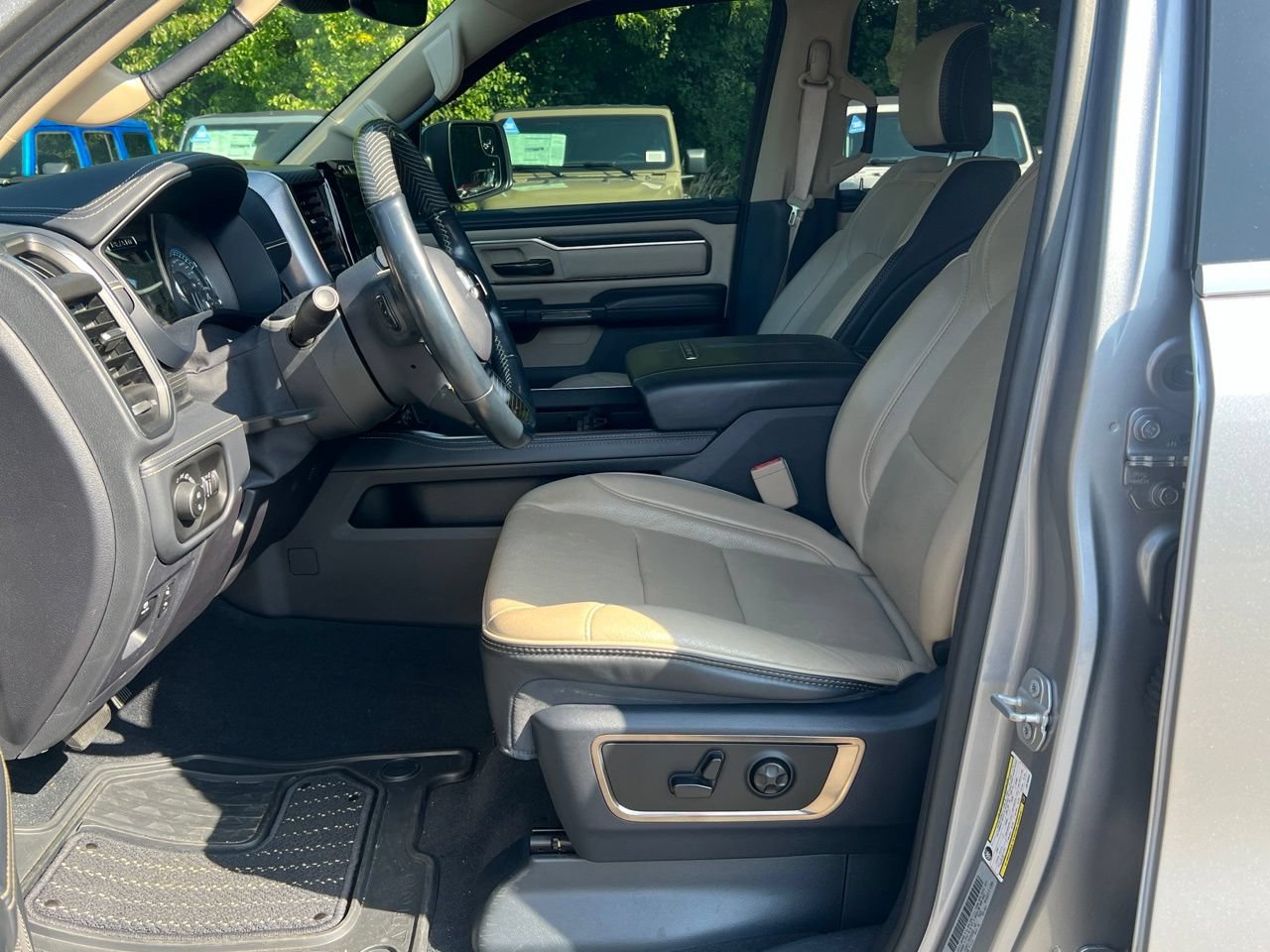 Used 2019 RAM 1500 Limited AWD/4WD image 9