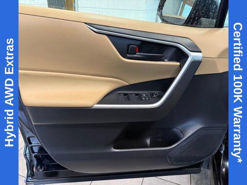 Used 2025 Toyota RAV4 LE AWD/4WD image 18