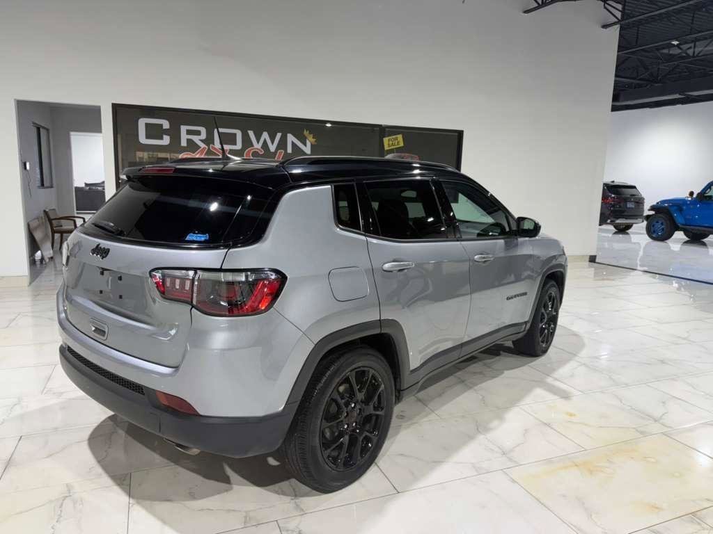 Used 2022 Jeep Compass Latitude w/ Sun and Sound Group FWD image 9