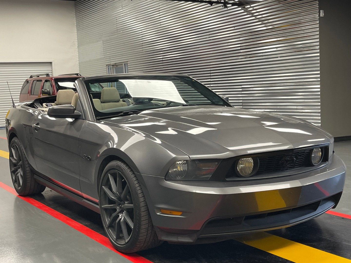 Used 2011 Ford Mustang GT RWD image 7
