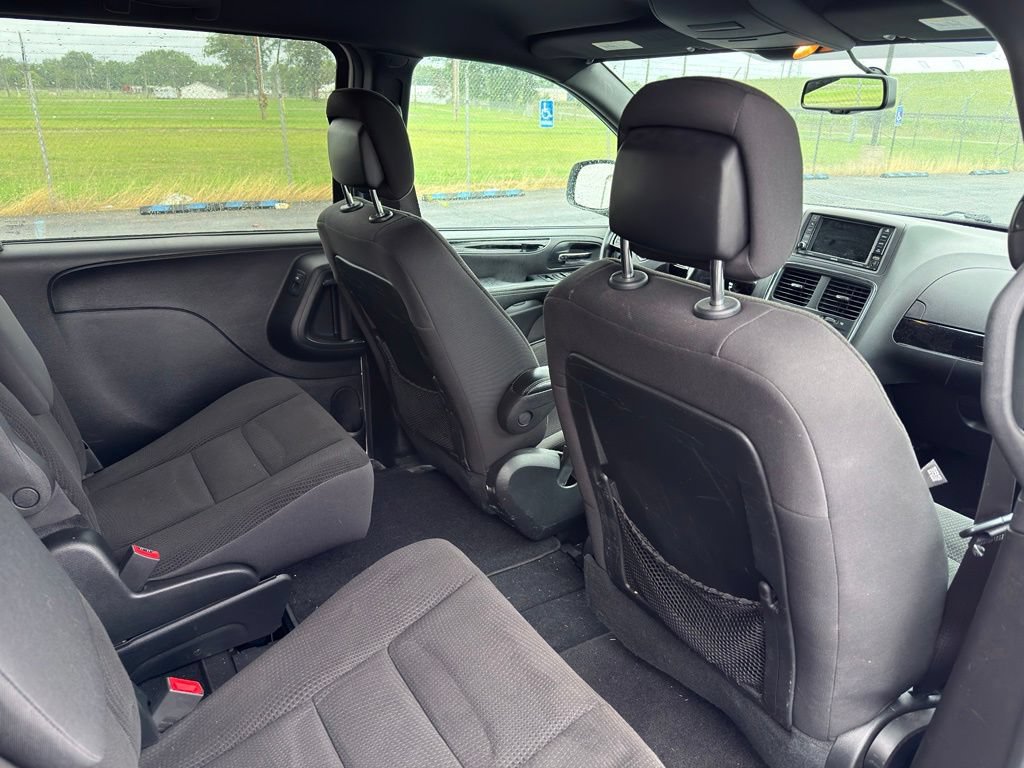 Used 2017 Dodge Grand Caravan SE FWD image 26