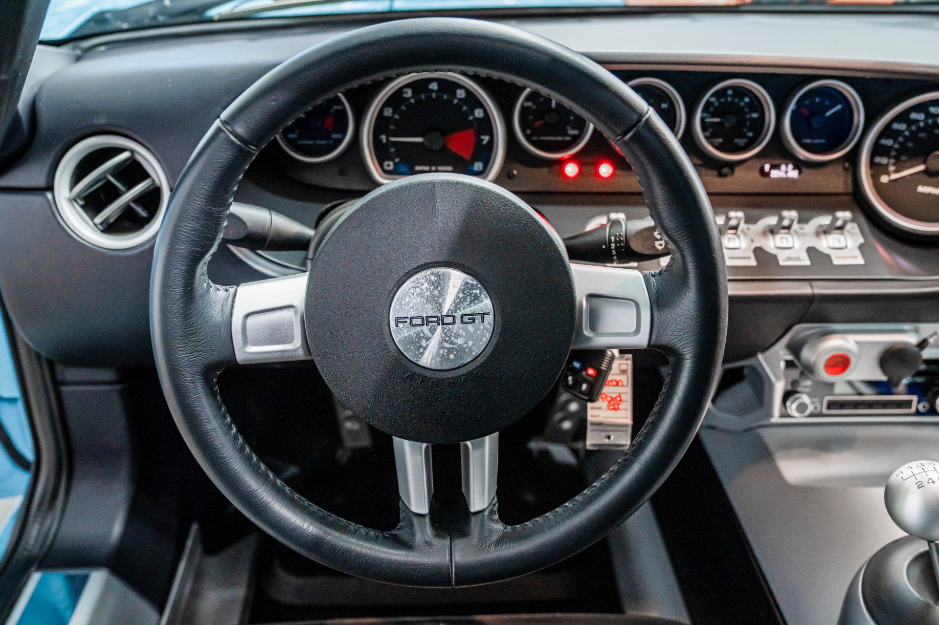 Used 2006 Ford GT RWD image 14