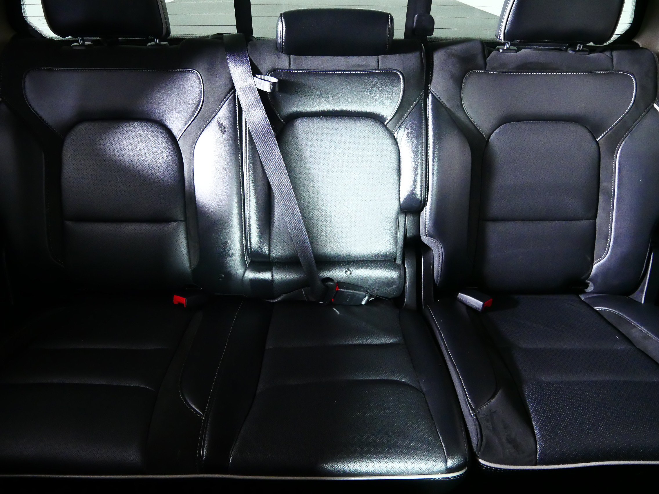 Used 2021 RAM 1500 Laramie AWD/4WD image 13