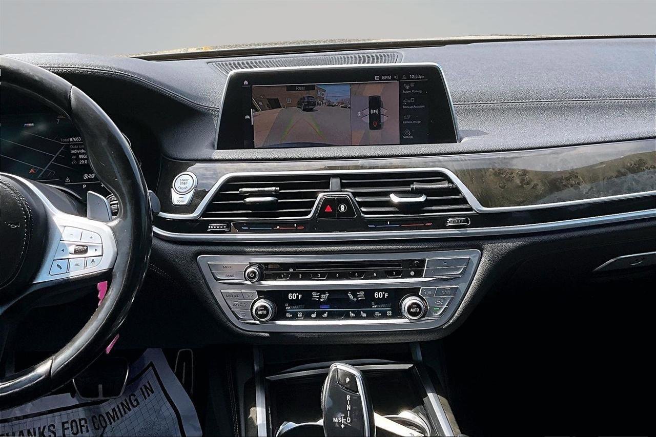 Used 2020 BMW 750i xDrive w/ M Sport Package image 9