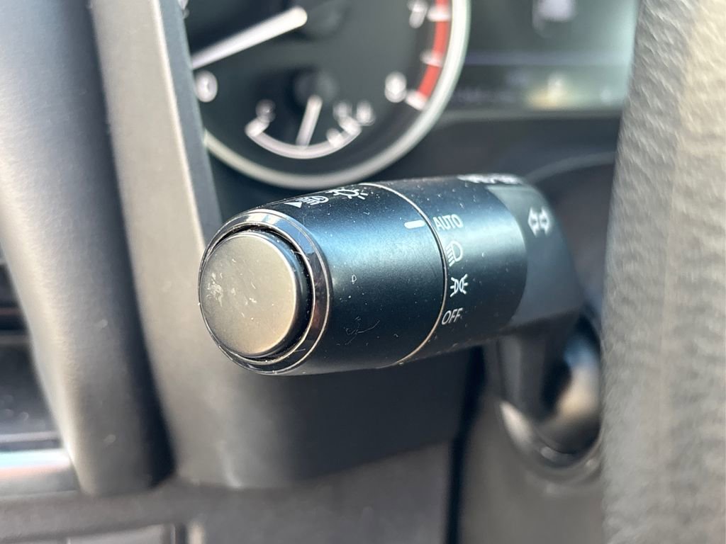 Used 2021 Nissan Rogue SV image 26