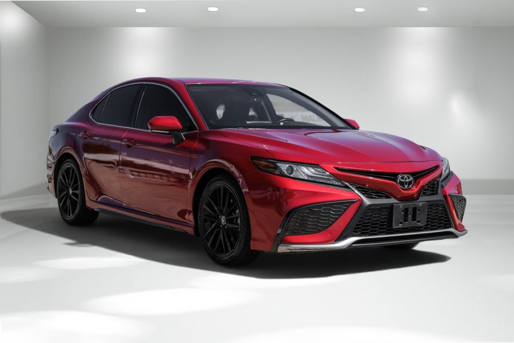 Used 2022 Toyota Camry XSE FWD image 5