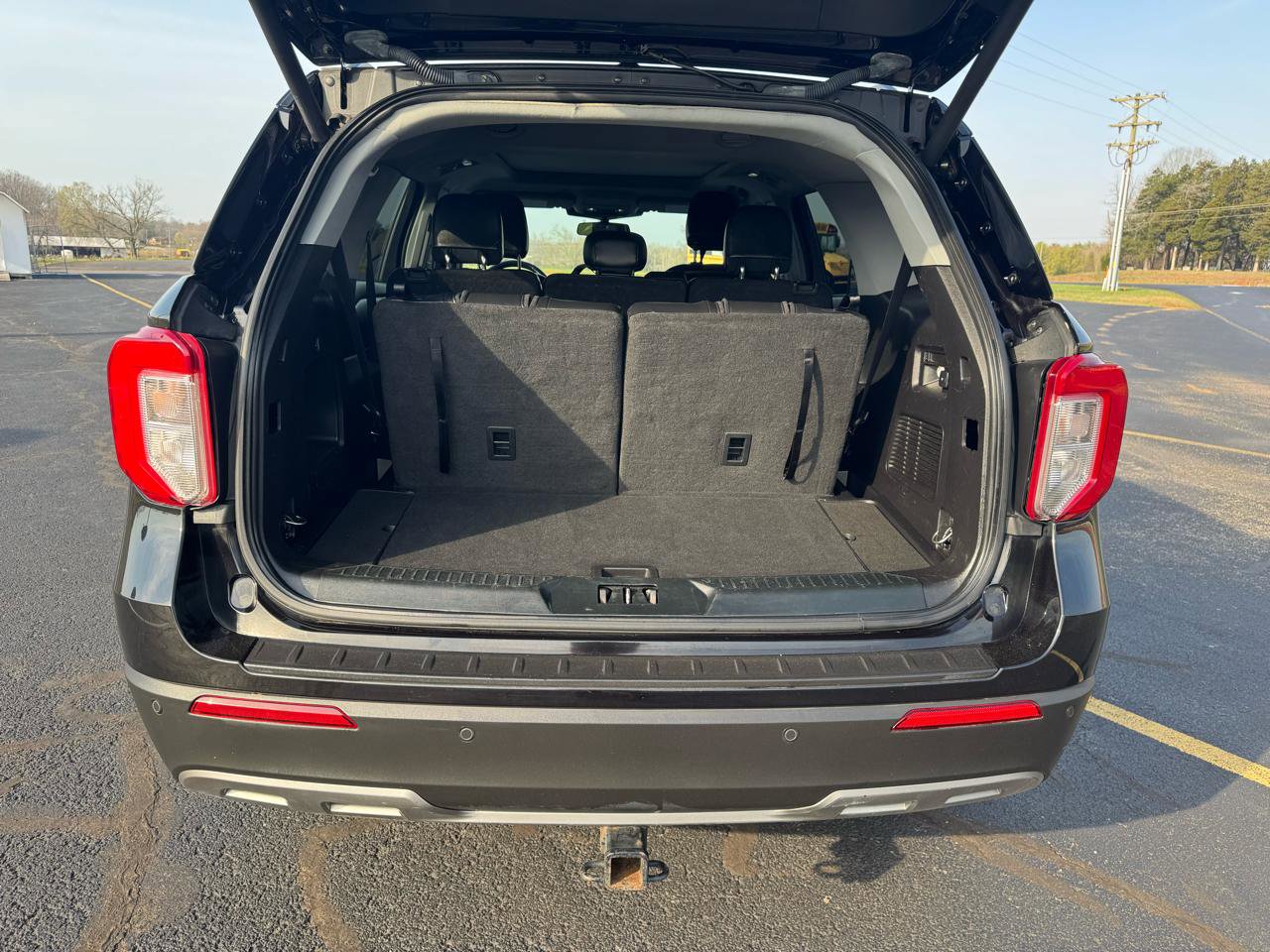 Used 2020 Ford Explorer XLT w/ Equipment Group 202A image 12