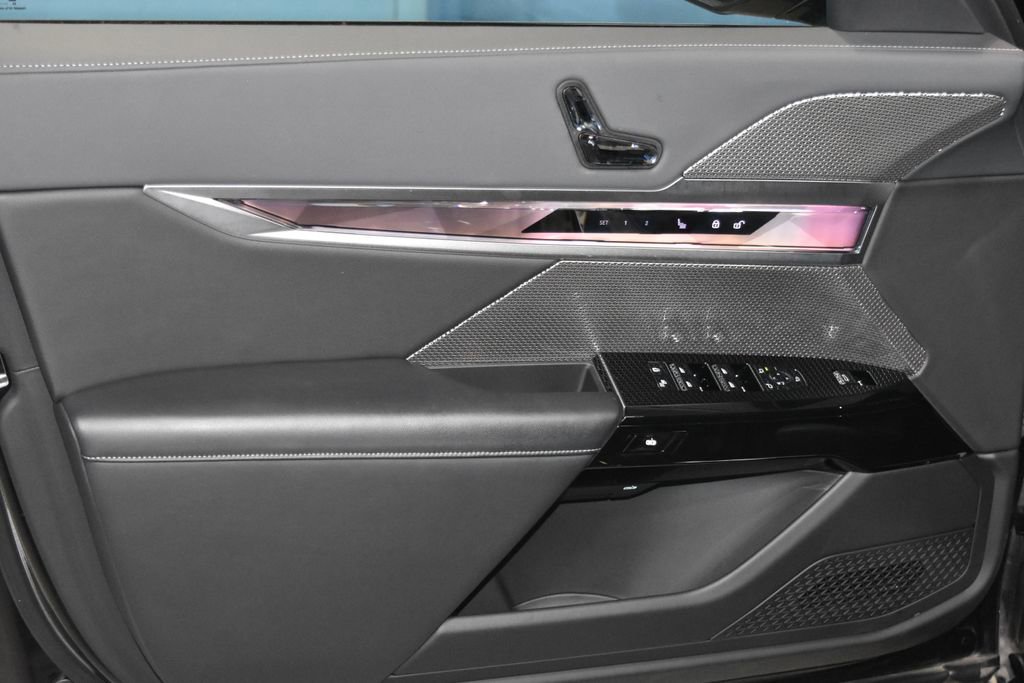 Certified 2024 BMW i7 xDrive60 image 4