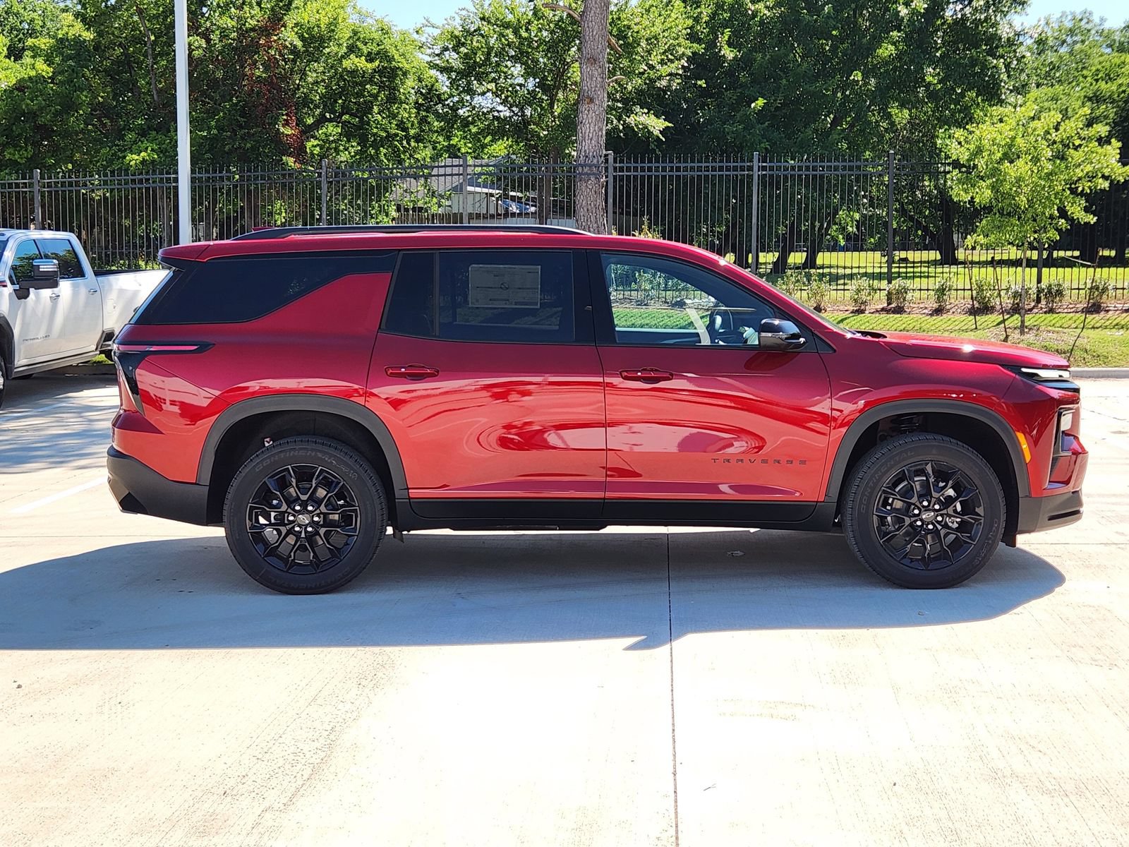 New 2026 Chevrolet Traverse LT w/ Midnight/Sport Edition FWD image 7