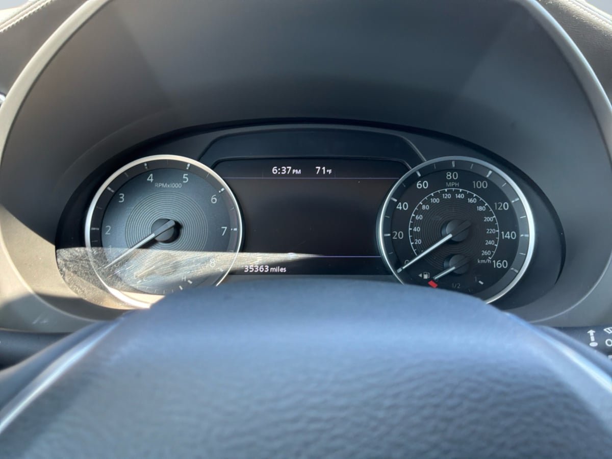 Used 2023 INFINITI QX50 Luxe w/ Cargo Package FWD image 12
