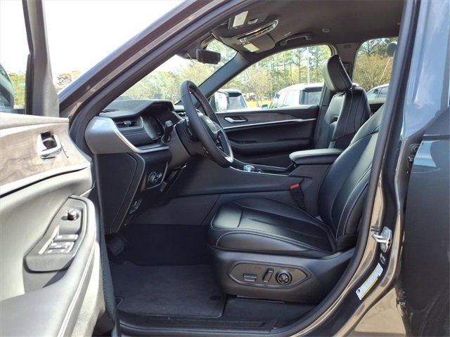 New 2025 Jeep Grand Cherokee L Limited image 14