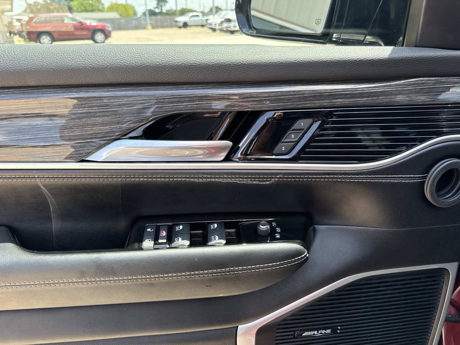 Used 2022 Jeep Wagoneer Series II RWD image 19