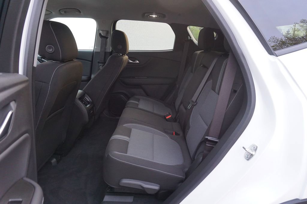 Used 2024 Chevrolet Blazer LT w/ Convenience Package FWD image 11