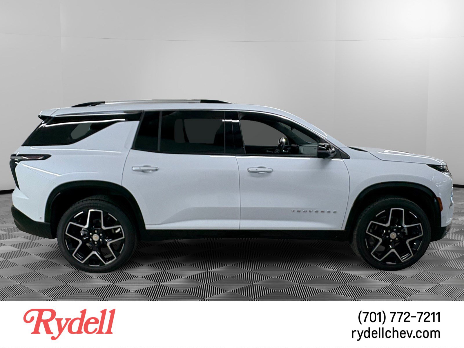 Used 2026 Chevrolet Traverse High Country w/ LPO, Floor Liner Package AWD/4WD image 6
