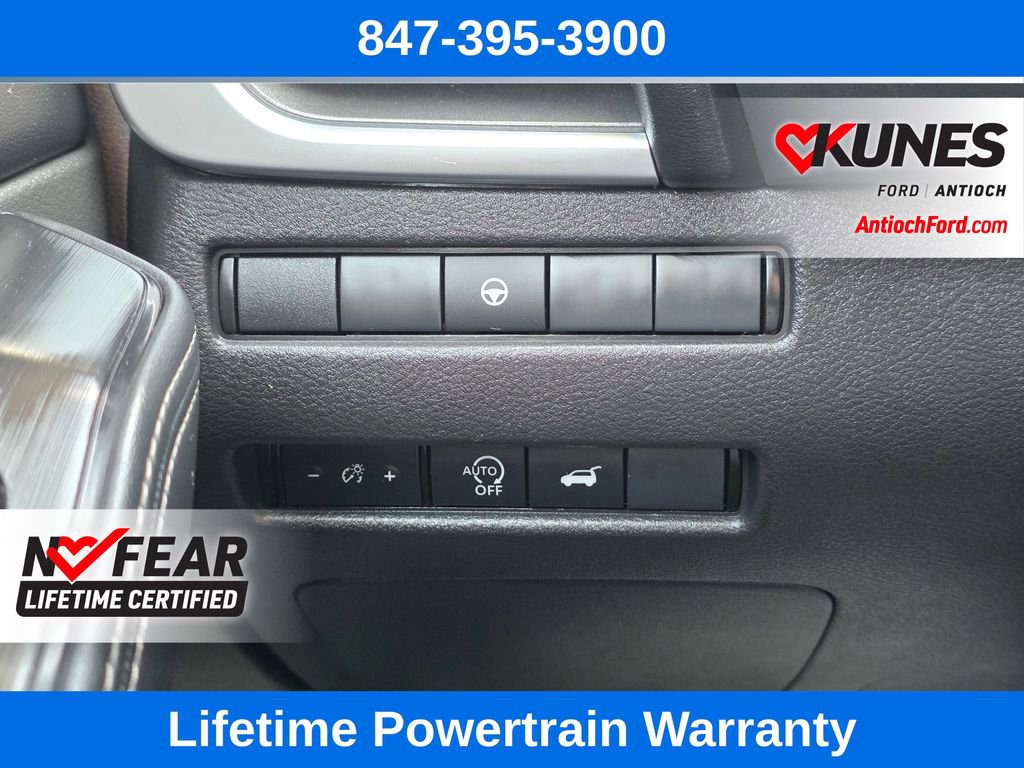 Used 2025 Nissan Rogue SV image 40