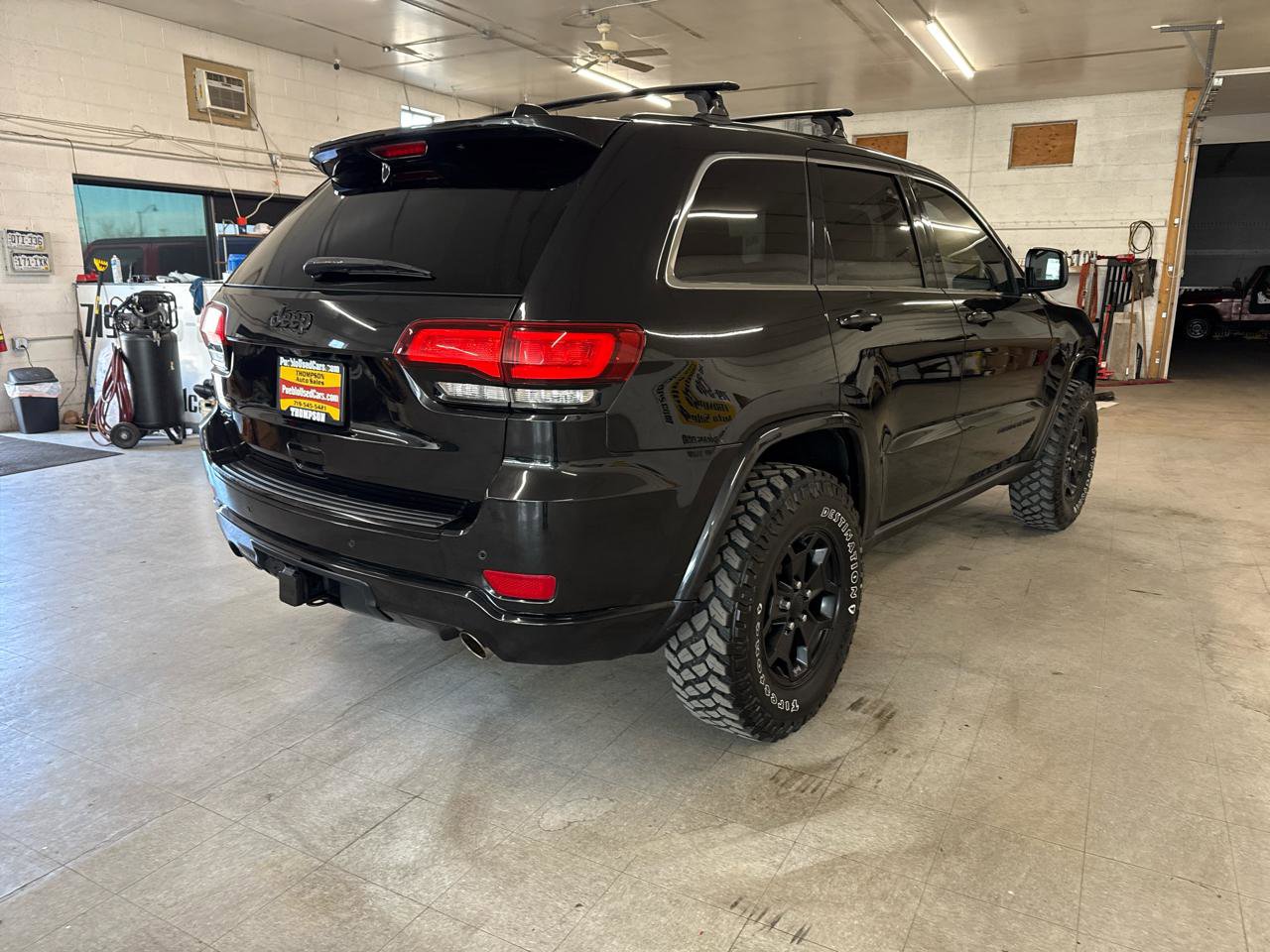 Used 2015 Jeep Grand Cherokee Altitude image 79