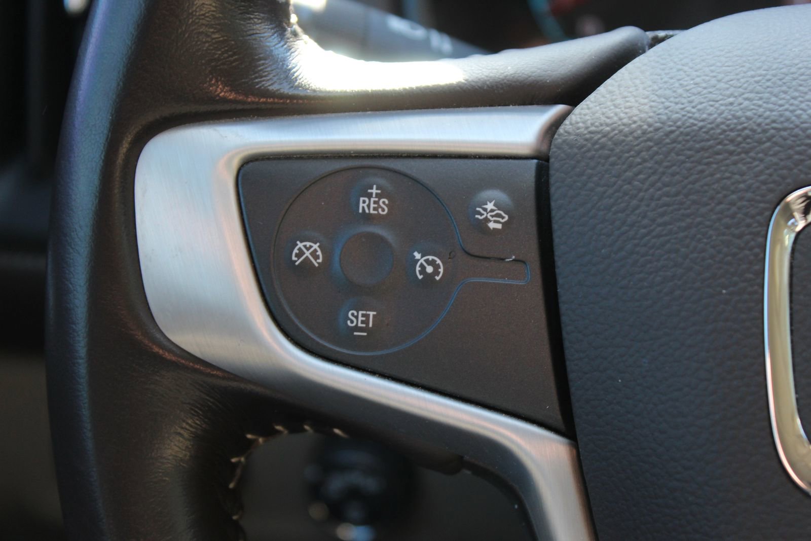 Used 2017 GMC Canyon SLT w/ Driver Alert Package image 24