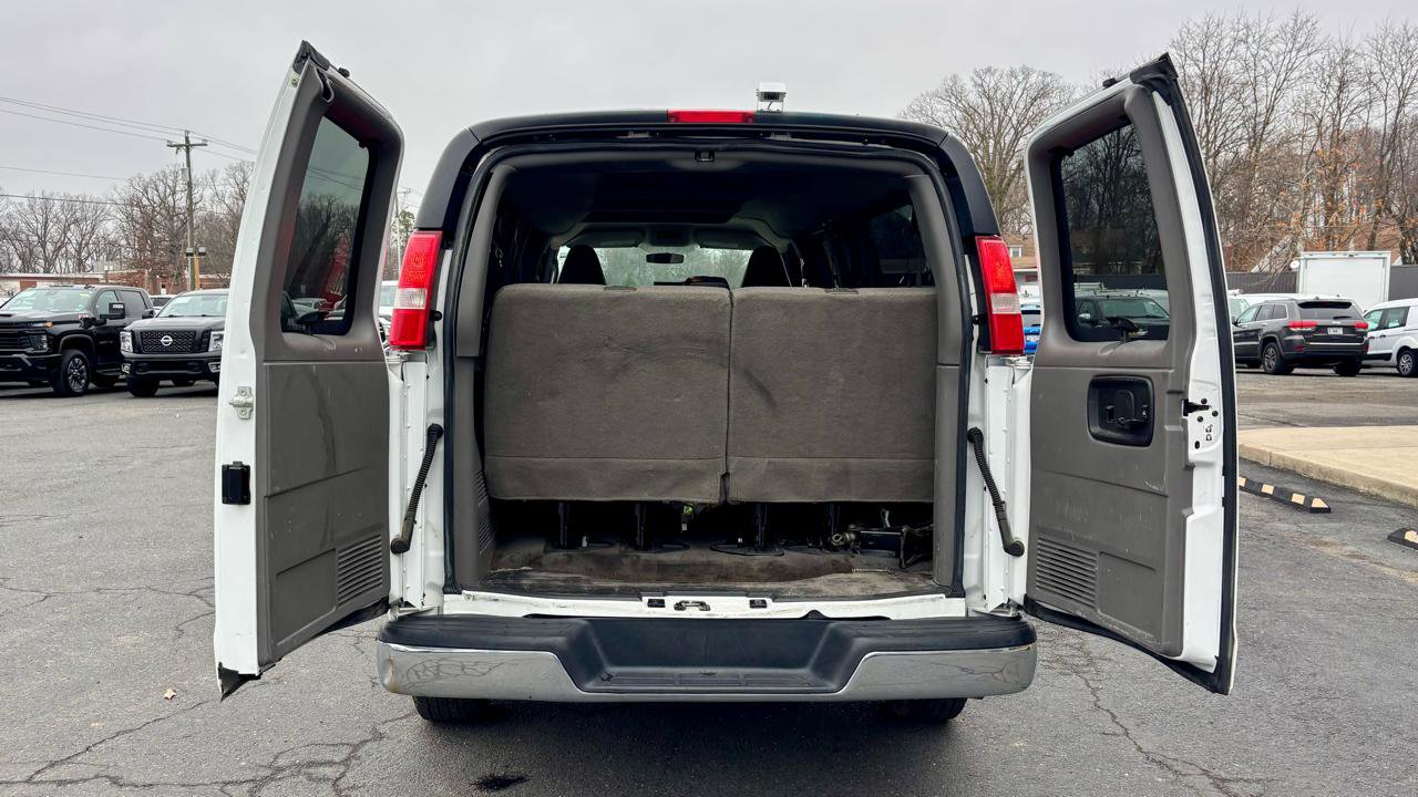 Used 2017 Chevrolet Express 3500 LT w/ LT Preferred Equipment Group image 9