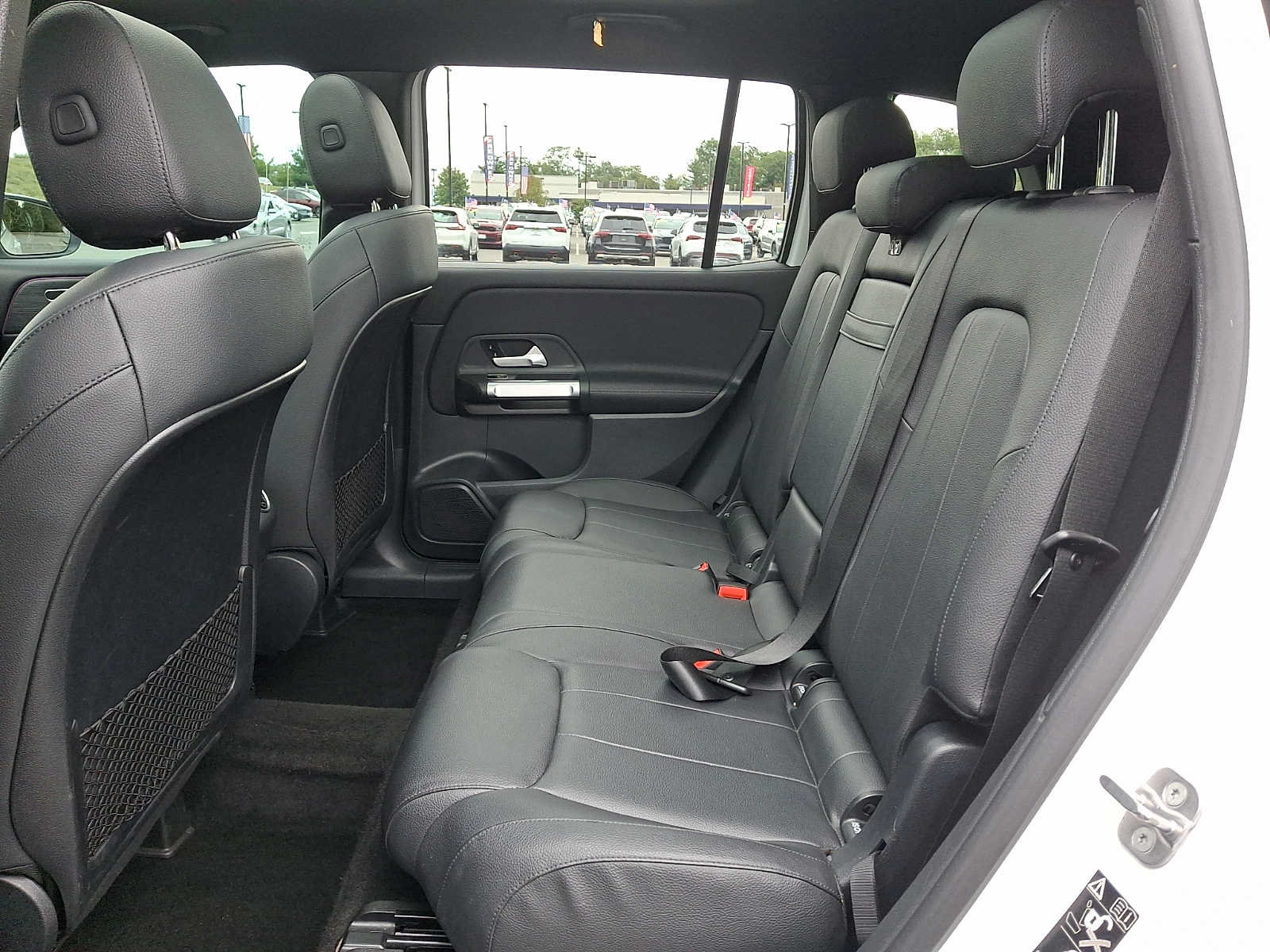 Used 2023 Mercedes-Benz GLB 250 4MATIC image 10