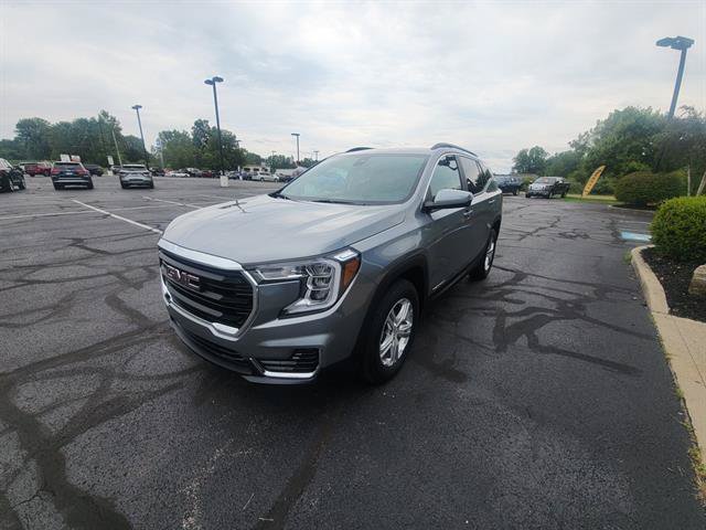 Used 2024 GMC Terrain SLE w/ Driver Convenience Package AWD/4WD image 8