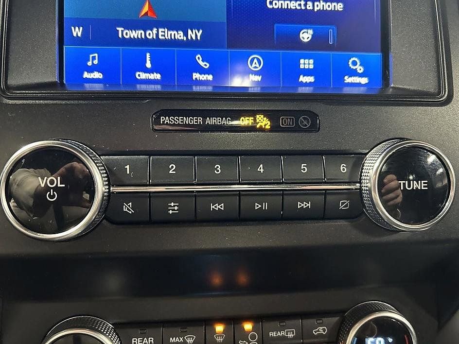 Used 2020 Ford Expedition Limited w/ Texas Edition Package AWD/4WD image 19